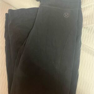 black lululemon pants